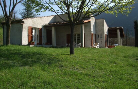 Maison sur 3775 m² de terrain