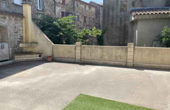 Appartement une chambre avec terrasse et garage