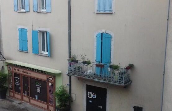 Appartement F2 avec balcon en centre ville