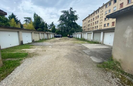 GARAGE &#8211; GLORIETTE RUE LOUIS LE CARDONNEL